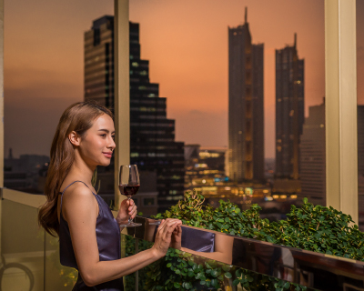 Premium Room with Lounge Access at Holiday Inn Bangkok Silom